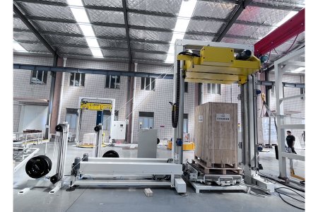 艾訊雙道下壓式托盤捆扎機通過專家驗收